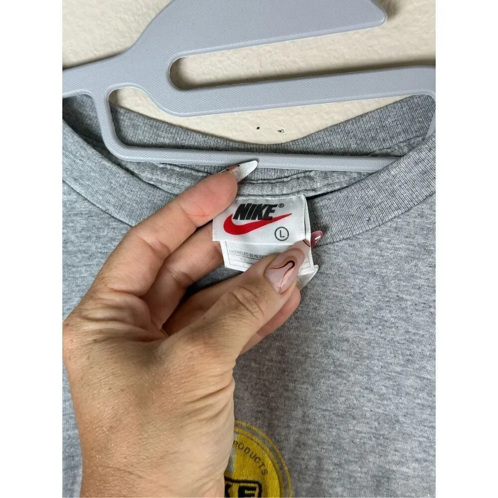 VTG Nike Graphic Logo Tee Sz Large Gray Yellow